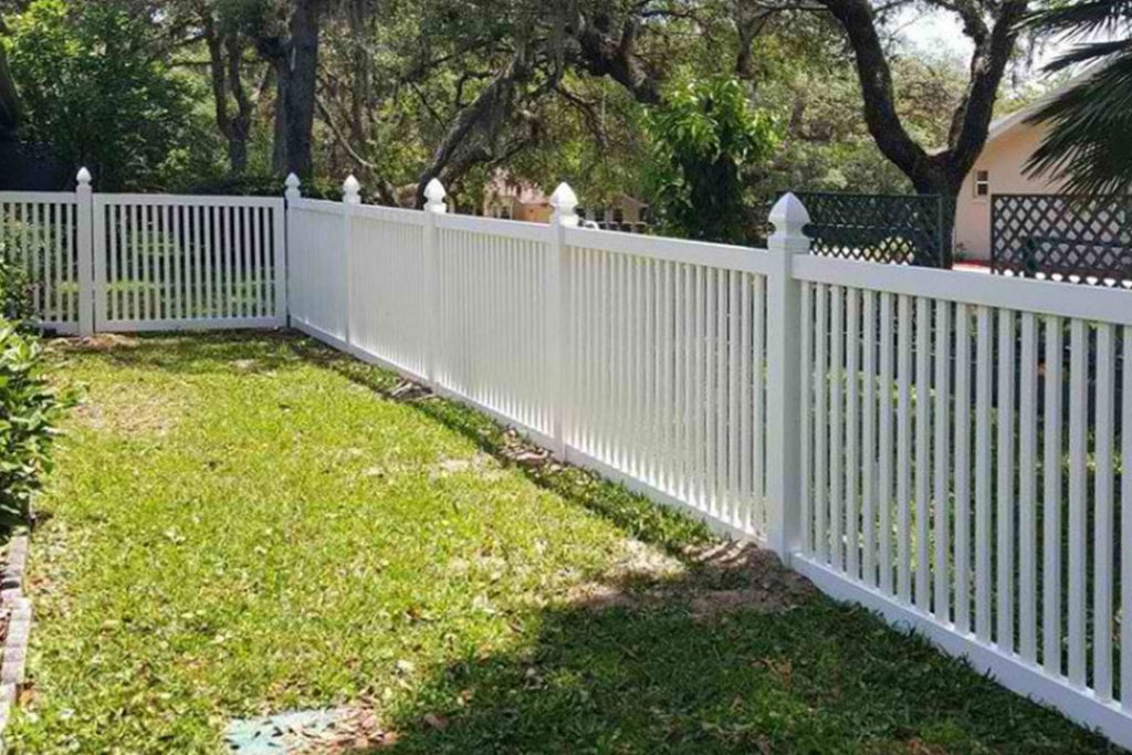 white vinyl pool fence